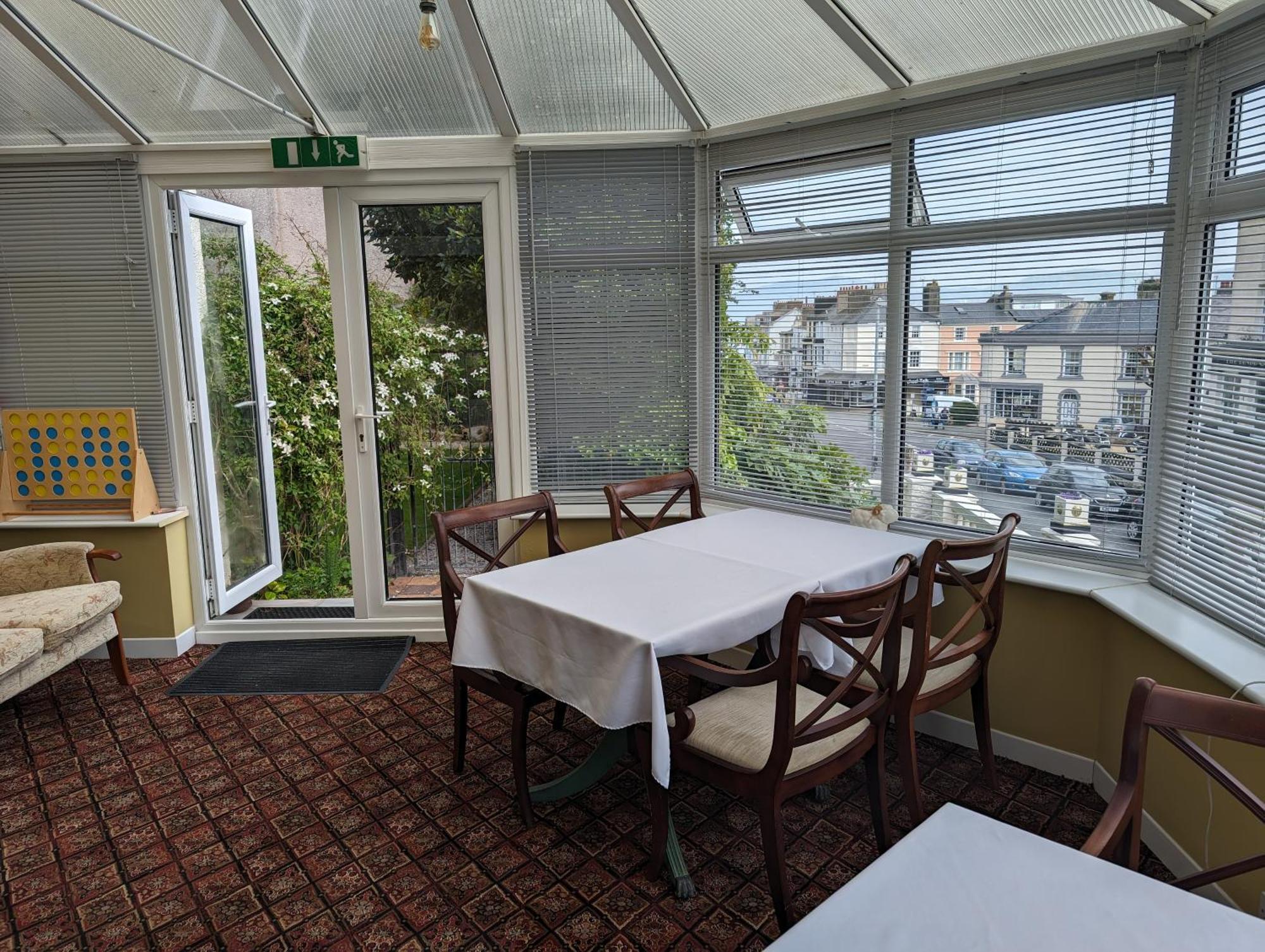 The Chelsea Bed & Breakfast Ландъндо Екстериор снимка