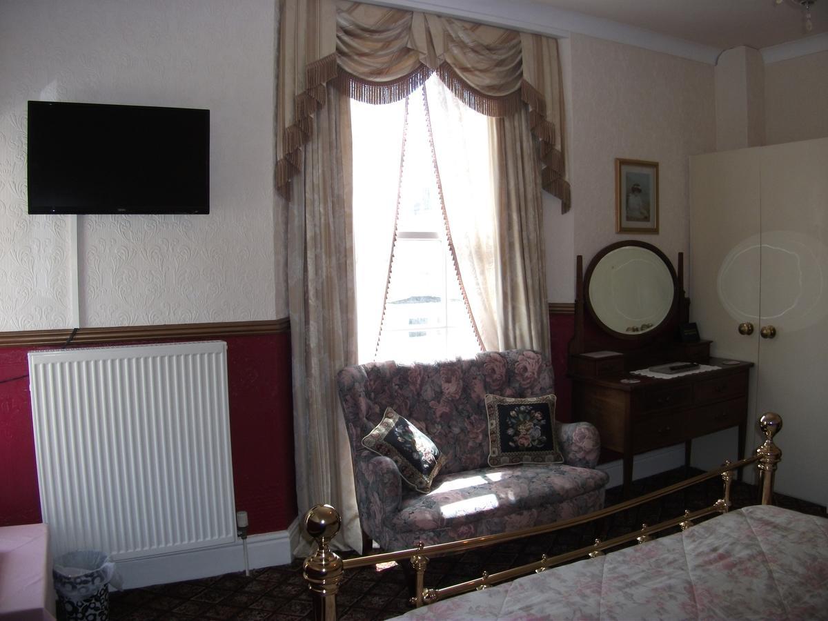 The Chelsea Bed & Breakfast Ландъндо Екстериор снимка